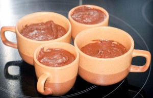 4 cups of a chocolate dessert made with chocolate and water.