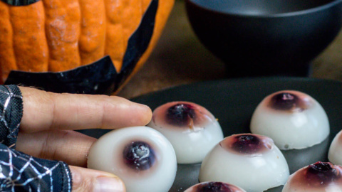 Bowl of Eye-balls - Halloween Craft