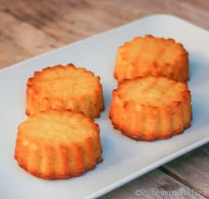 The Tarta de Santiago, also known as the St. James Cake, is a naturally gluten-free traditional Spanish almond cake which can be easily adapted for paleo and GAPS diets. #almondcake #paleo #GAPS #spanishcuisine #tartadesantiago #cakes