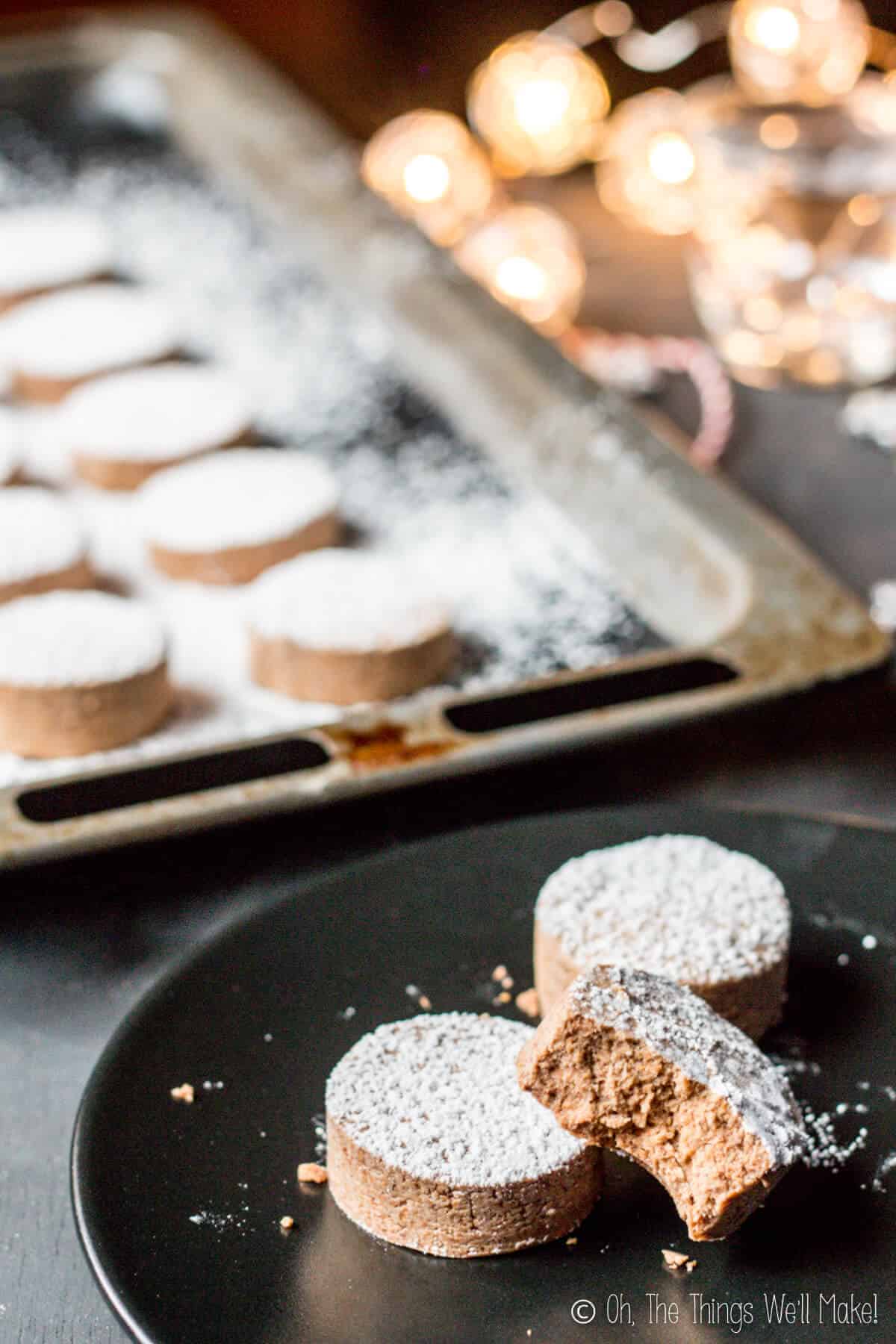 This mantecado and Spanish polvorón recipe will allow even those following a gluten free or grain free diet to enjoy these soft and crumbly Spanish Christmas cookies.