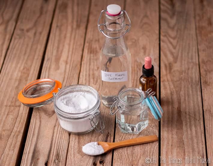 Simple DIY 100% Natural Laundry Fabric Softener