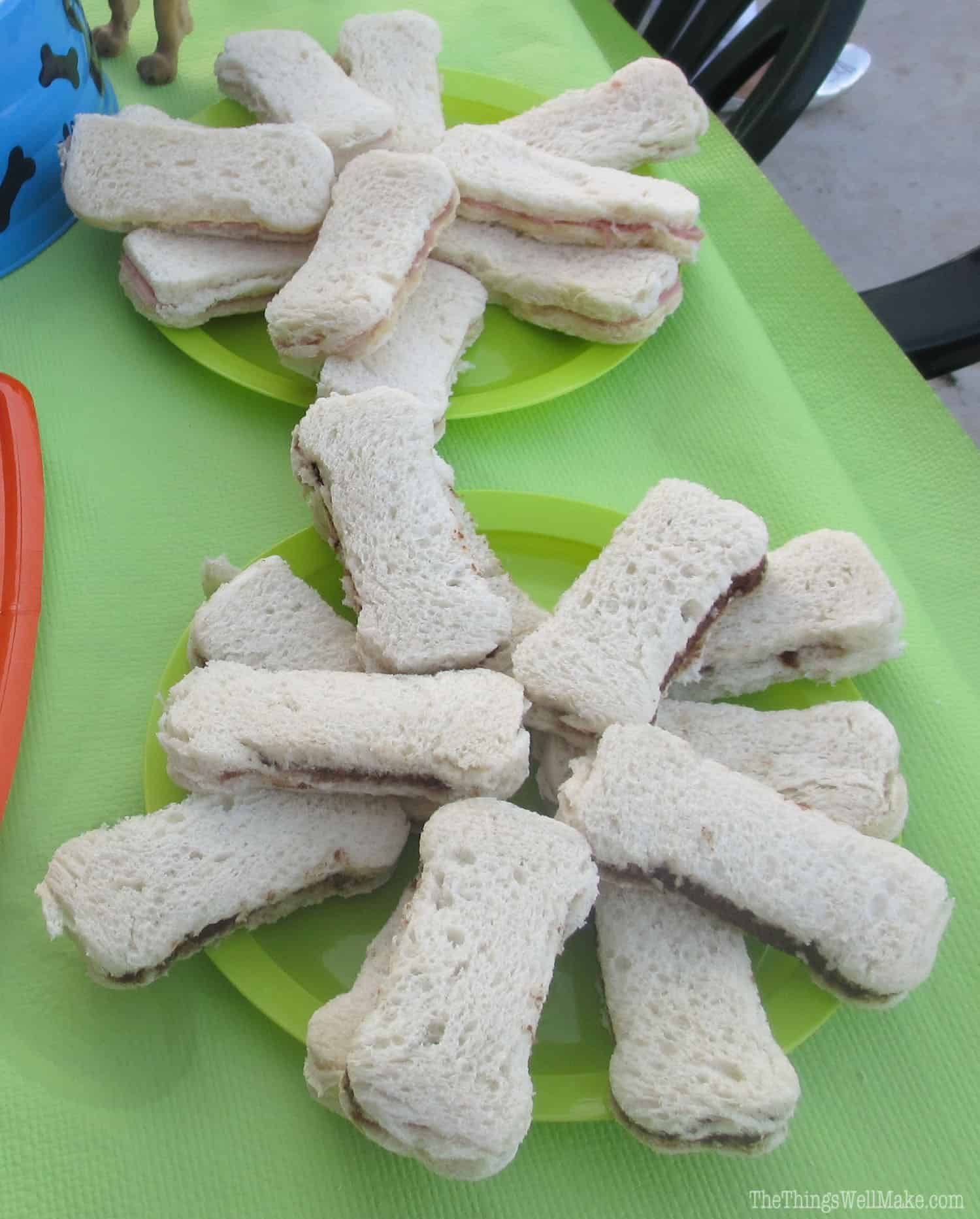 Tired of making the same old snacks? Try some of these fun and healthy after-school snacks for kids. Make sandwiches more fun by cutting them into fun shapes.