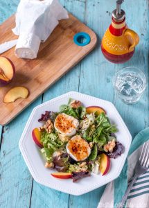Top 5 salad recipes with goat cheese 2 Easy, Festive Caramelized Goat Cheese Salad with Walnuts
