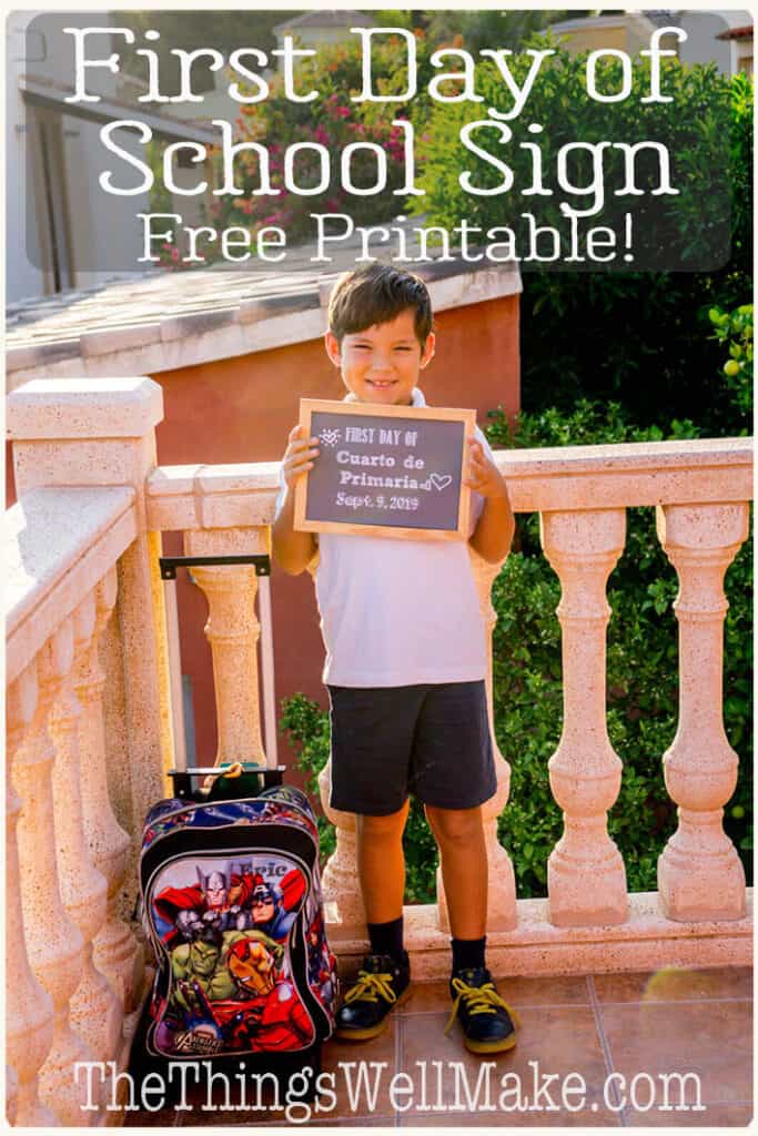 Take fun first day of school photos to help track the growth of your kids from year to year. Download this free chalkboard background printable, and learn which fonts can make your sign look great effortlessly! #backtoschool #firstdayofschool #printable #freeprintable