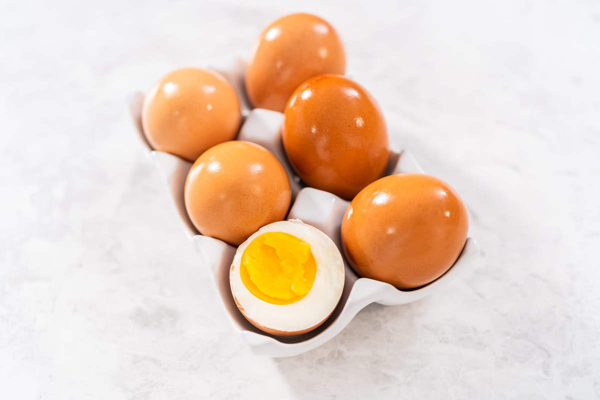 overhead view of 6 hard bolied eggs